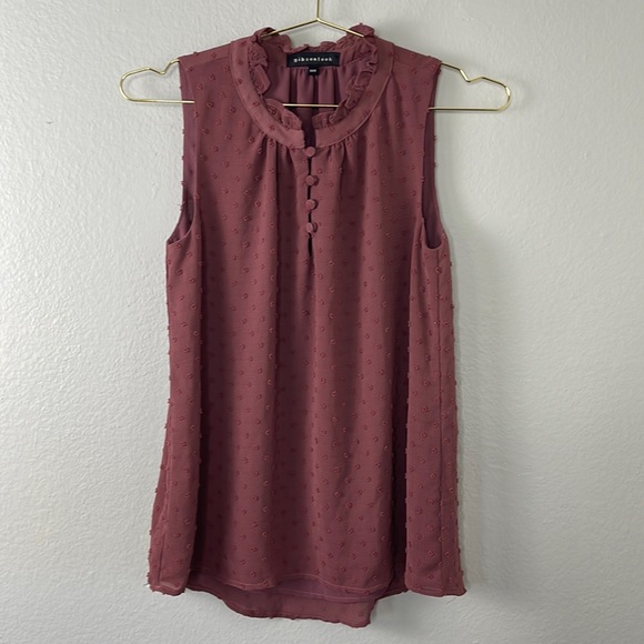 Gibsonlook Woven Dot Tank in Berry - Picture 2 of 10